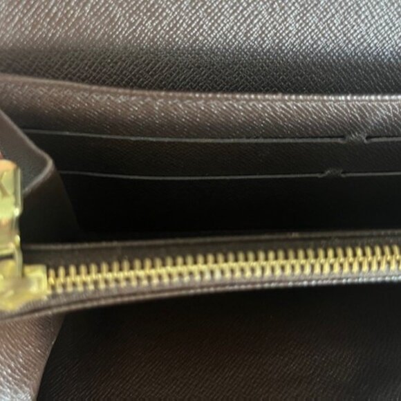 LV- Sarah Damier Wallet - Picture 8 of 8